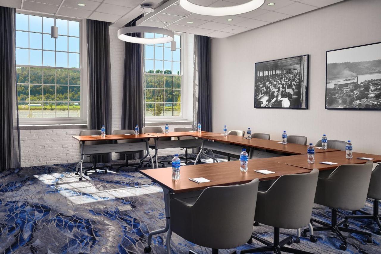 Fairfield Inn & Suites Madison Historic Eagle Cotton Mill ภายนอก รูปภาพ