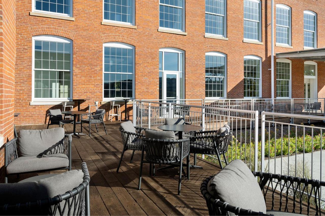 Fairfield Inn & Suites Madison Historic Eagle Cotton Mill ภายนอก รูปภาพ