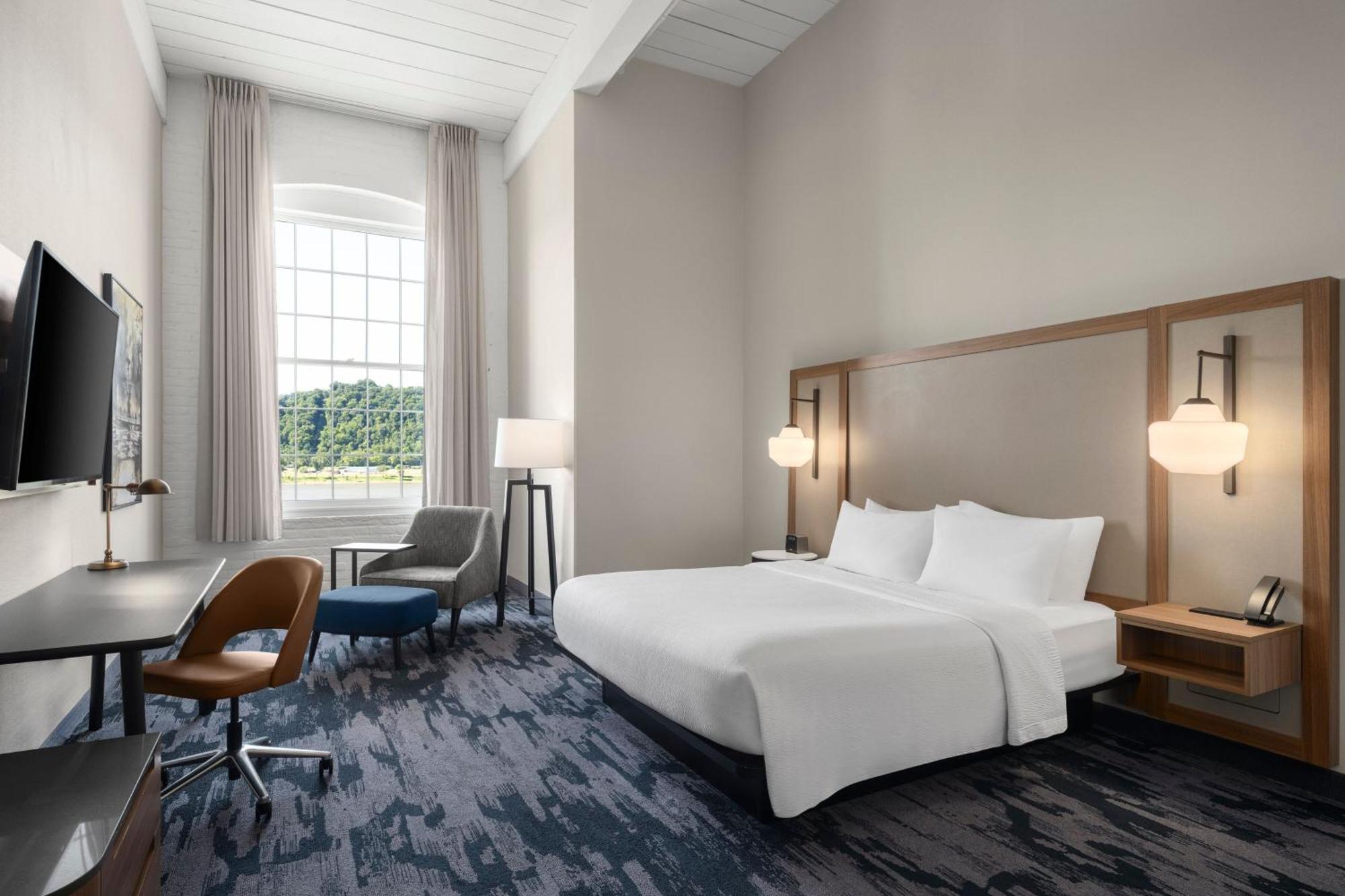 Fairfield Inn & Suites Madison Historic Eagle Cotton Mill ภายนอก รูปภาพ