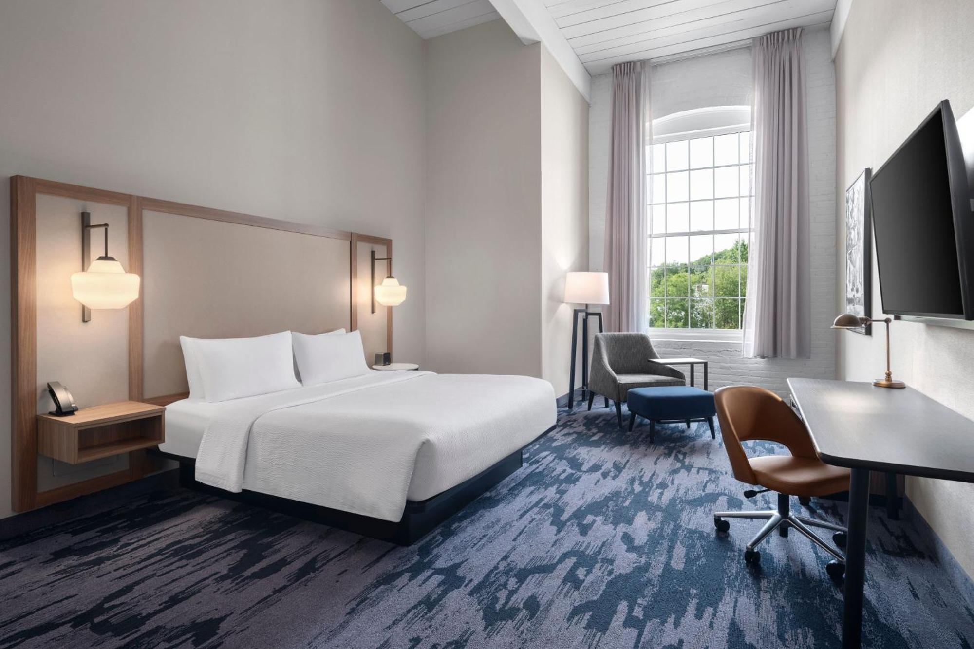 Fairfield Inn & Suites Madison Historic Eagle Cotton Mill ภายนอก รูปภาพ