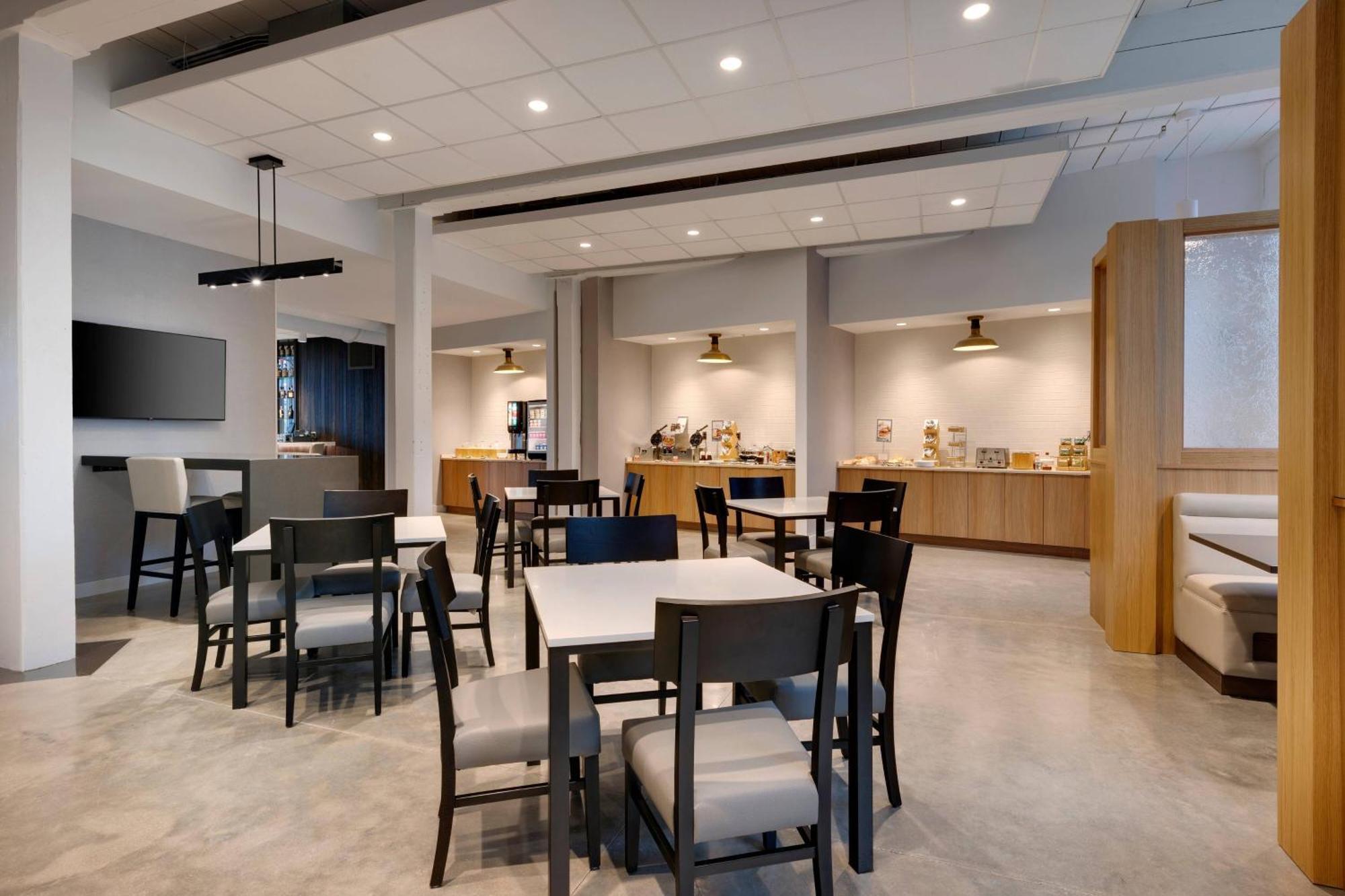 Fairfield Inn & Suites Madison Historic Eagle Cotton Mill ภายนอก รูปภาพ