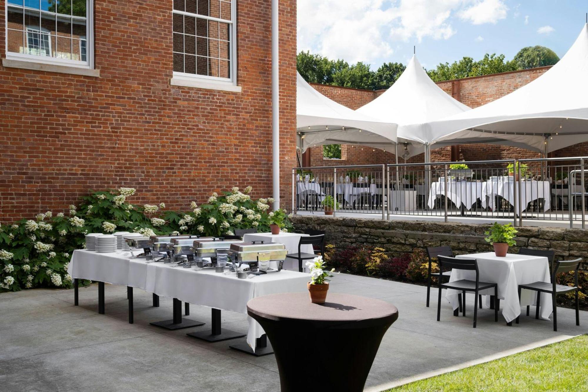 Fairfield Inn & Suites Madison Historic Eagle Cotton Mill ภายนอก รูปภาพ