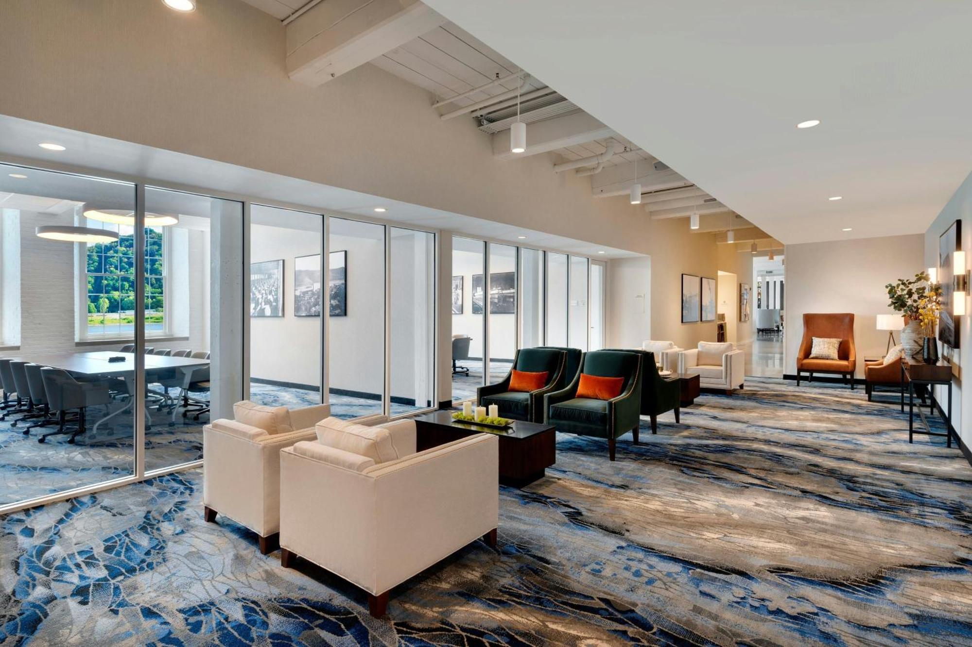 Fairfield Inn & Suites Madison Historic Eagle Cotton Mill ภายนอก รูปภาพ