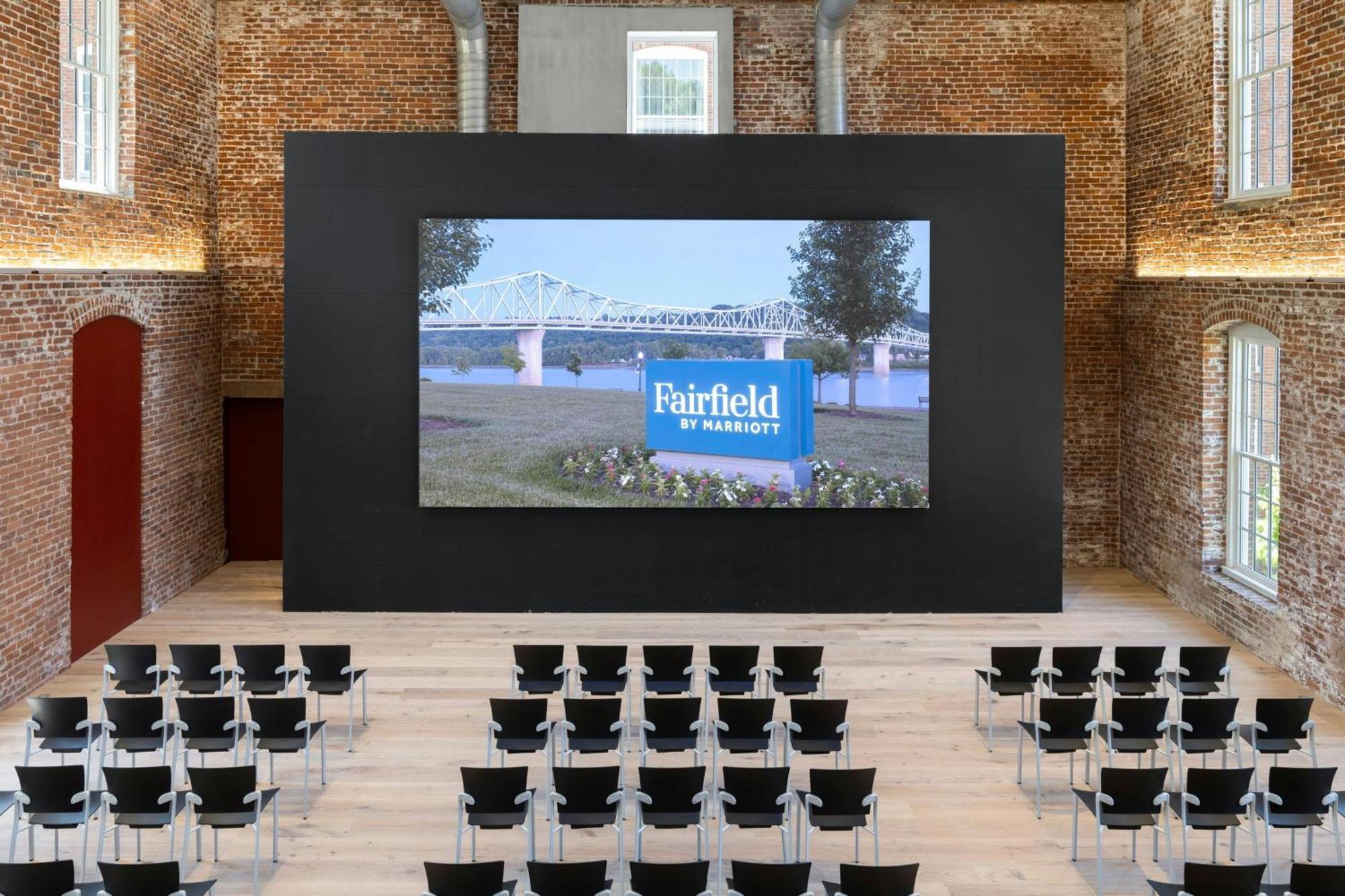 Fairfield Inn & Suites Madison Historic Eagle Cotton Mill ภายนอก รูปภาพ