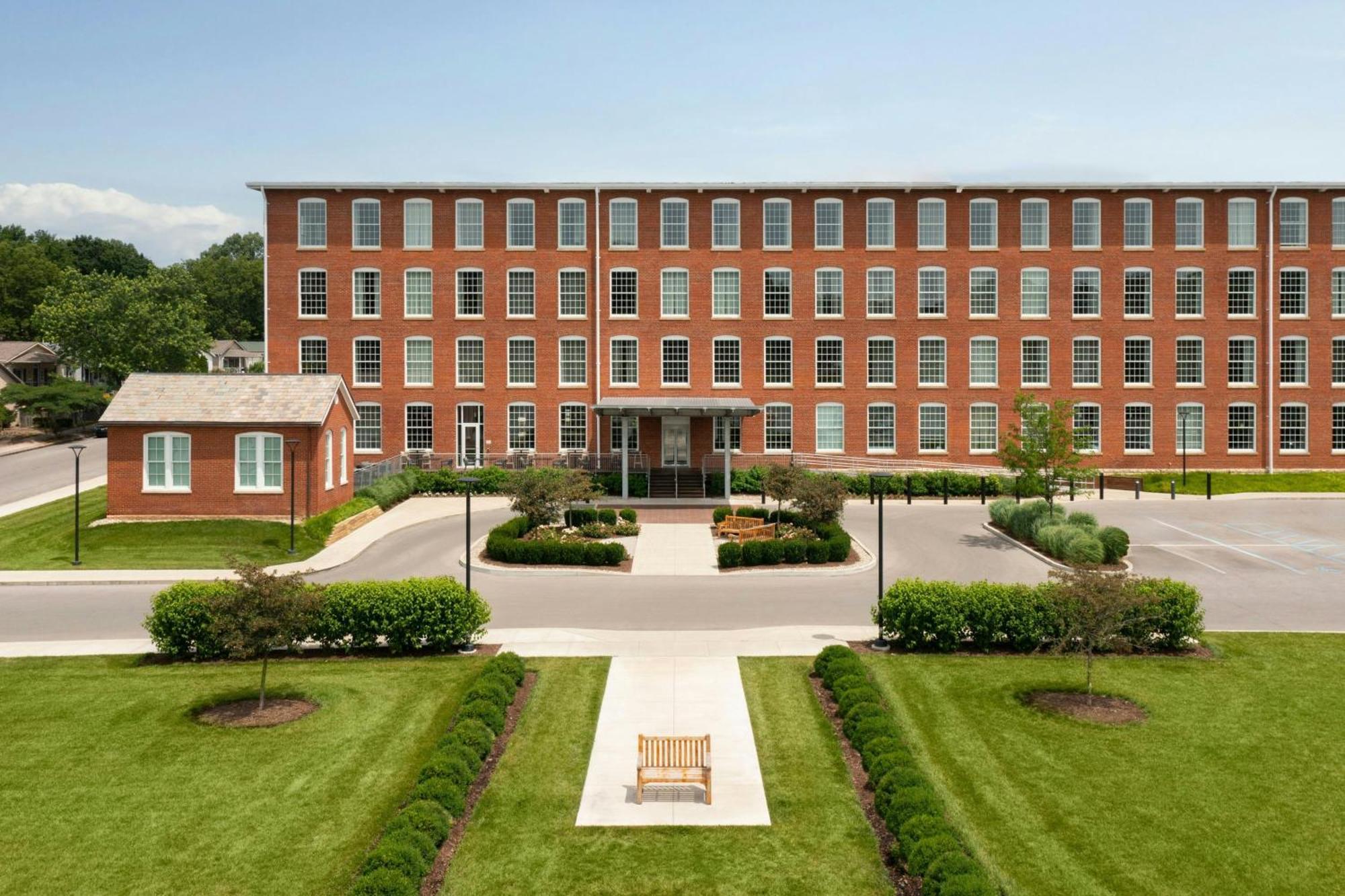 Fairfield Inn & Suites Madison Historic Eagle Cotton Mill ภายนอก รูปภาพ
