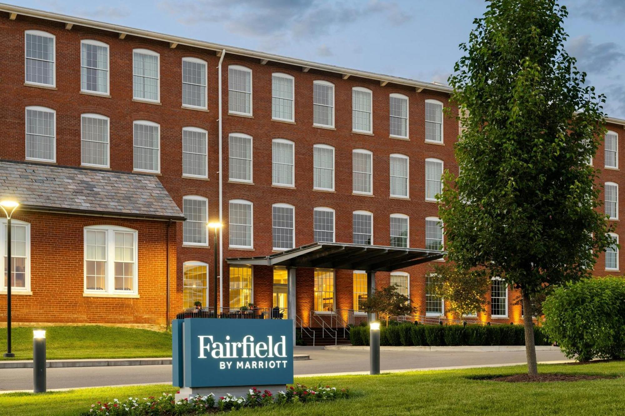 Fairfield Inn & Suites Madison Historic Eagle Cotton Mill ภายนอก รูปภาพ